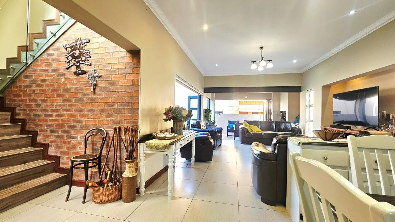 GREAT VALUE FOR MONEY IN MIDSTREAM RIDGE ESTATE.