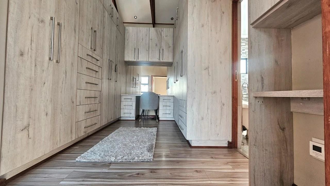 GREAT VALUE FOR MONEY IN MIDSTREAM RIDGE ESTATE.