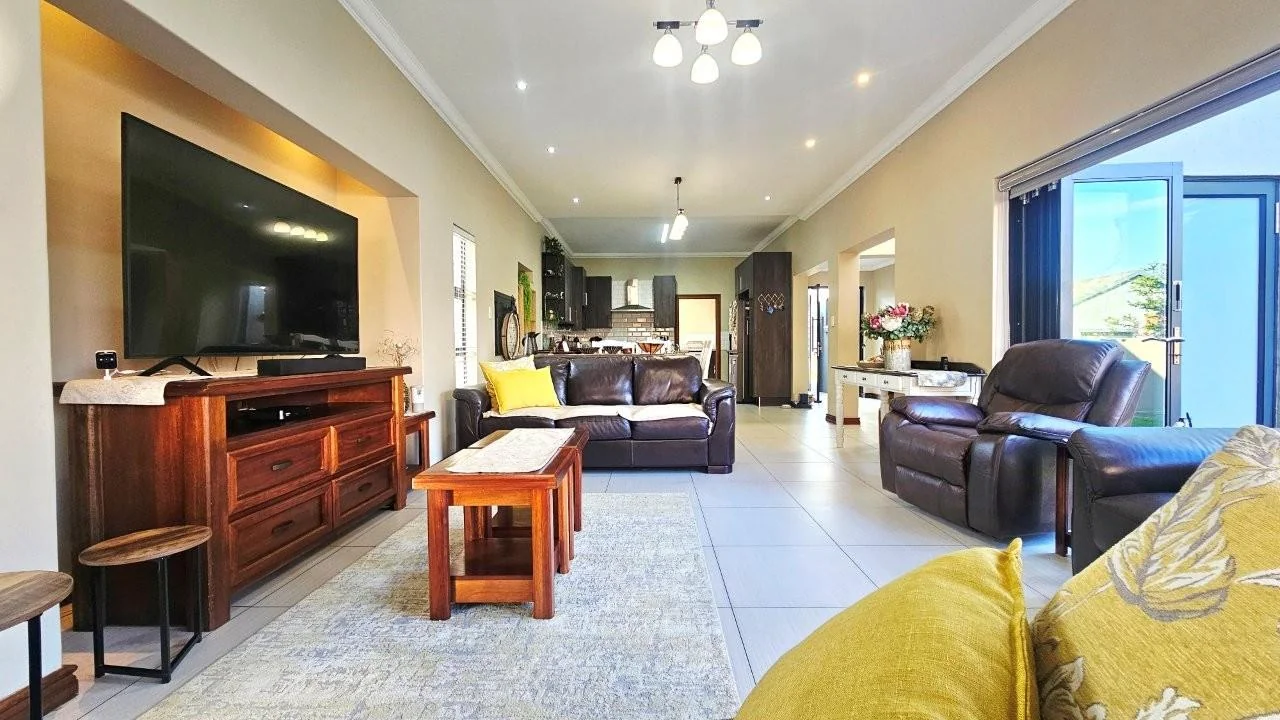 GREAT VALUE FOR MONEY IN MIDSTREAM RIDGE ESTATE.