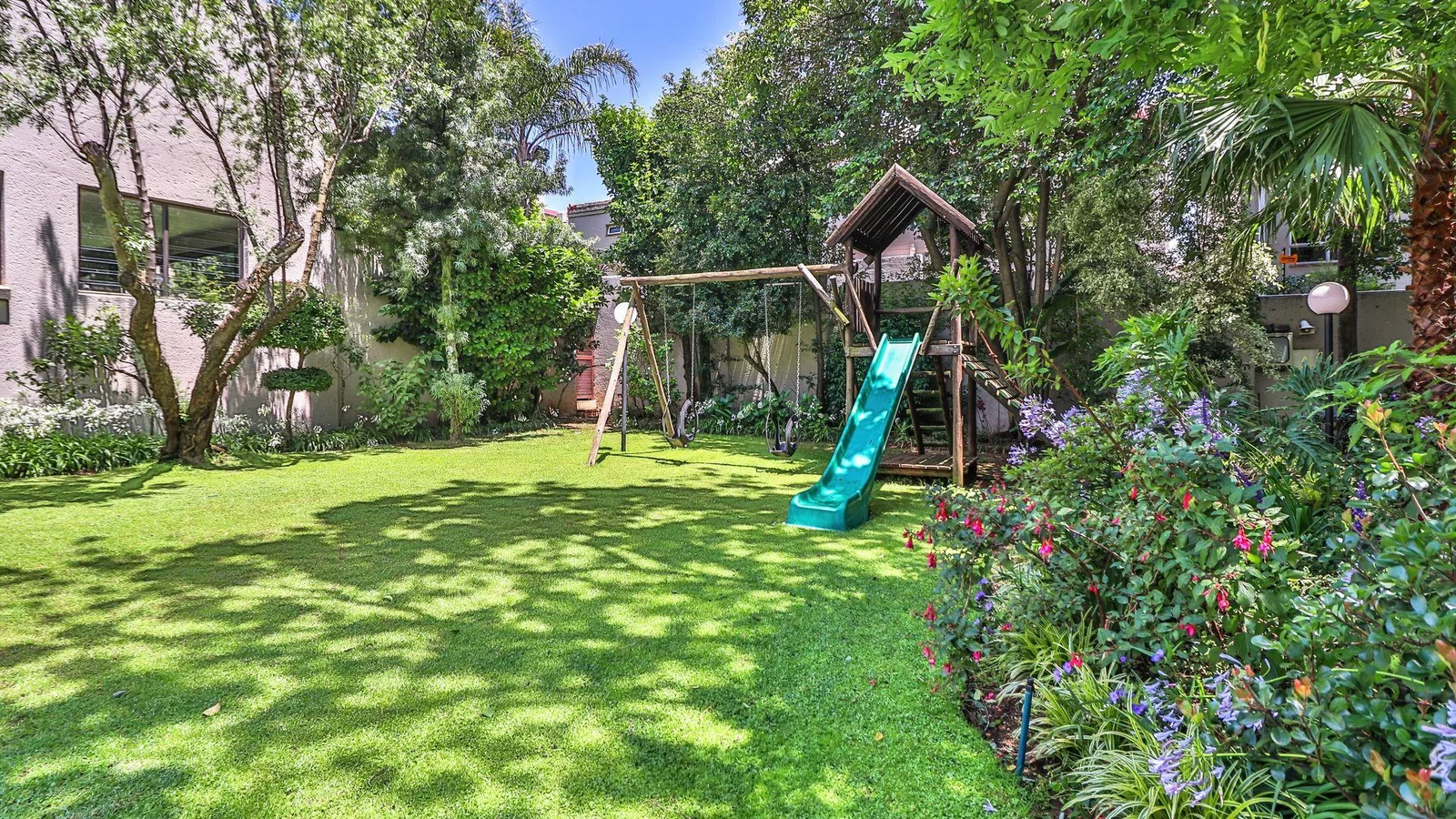 3 Bedroom STUNNER in a secure and prime location