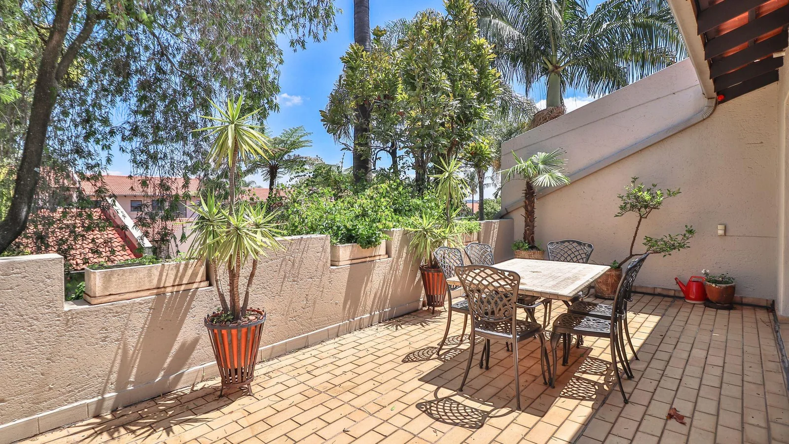 3 Bedroom STUNNER in a secure and prime location