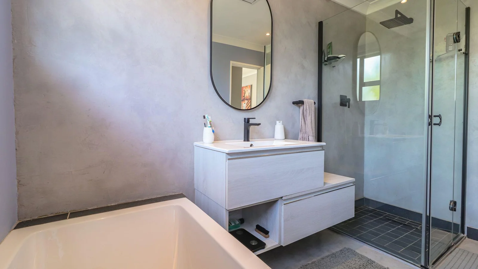 3 Bedroom STUNNER in a secure and prime location