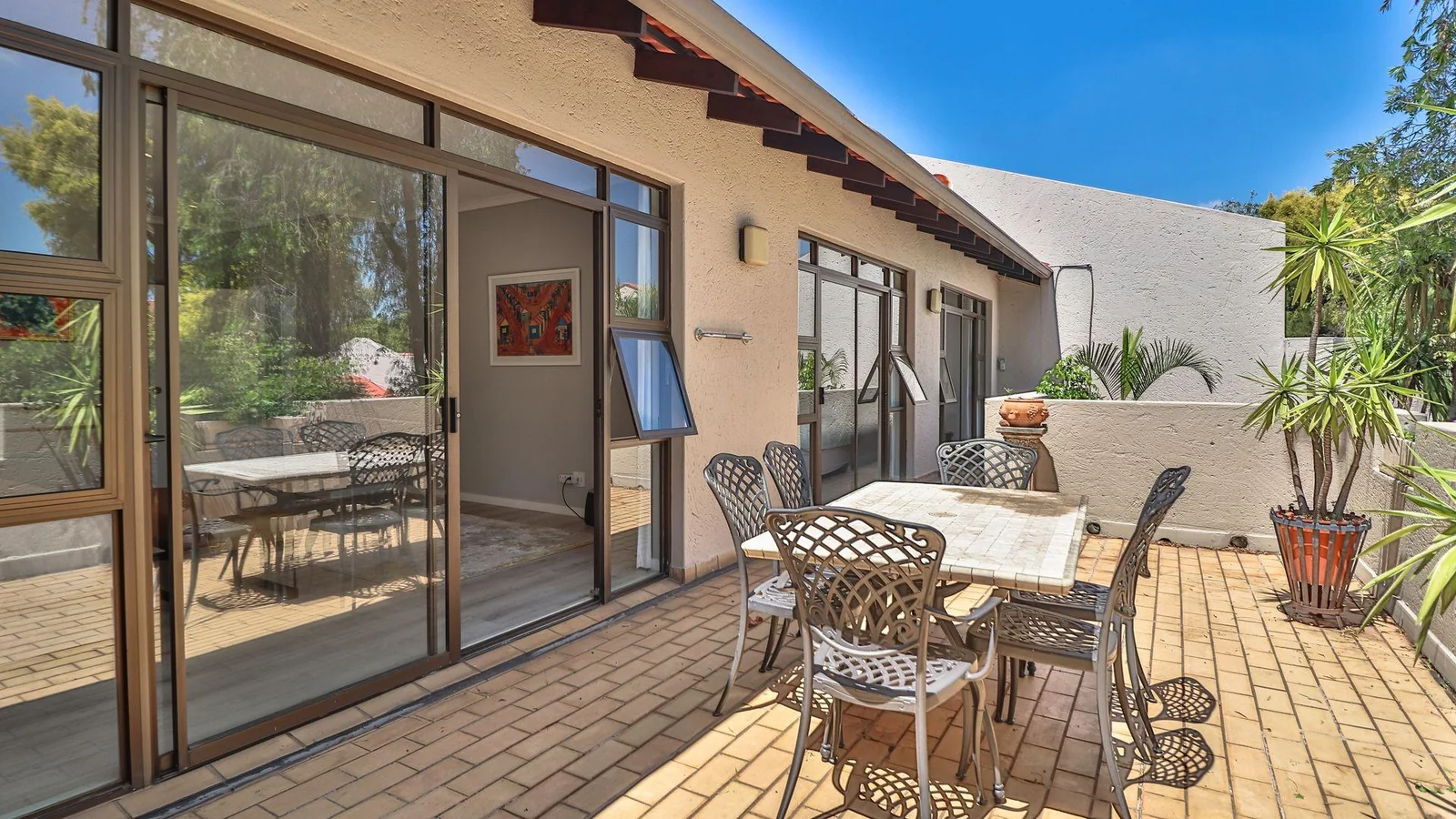 3 Bedroom STUNNER in a secure and prime location