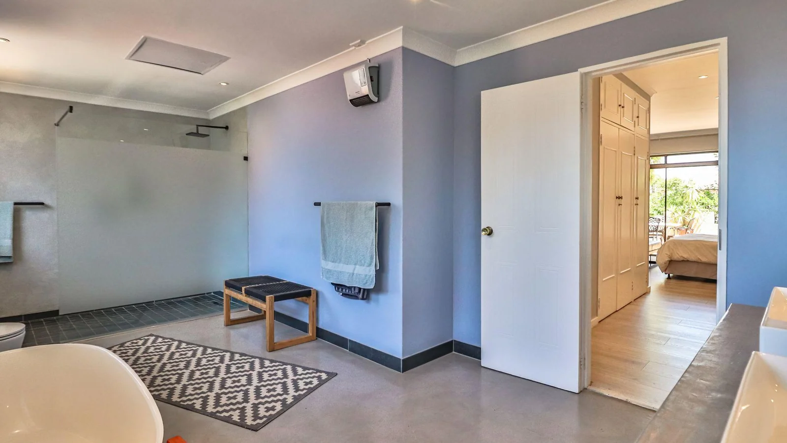 3 Bedroom STUNNER in a secure and prime location