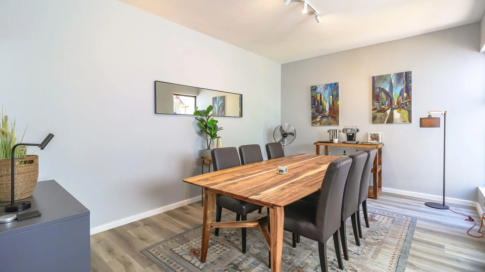 3 Bedroom STUNNER in a secure and prime location