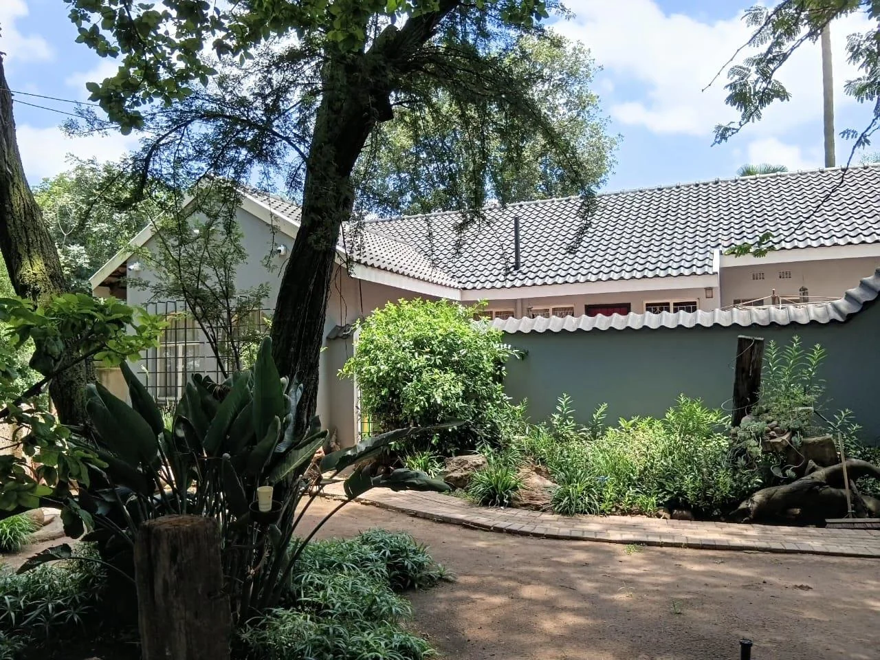 Stunning Family Home in Prime Springs – Comfort, Security & Tranquility