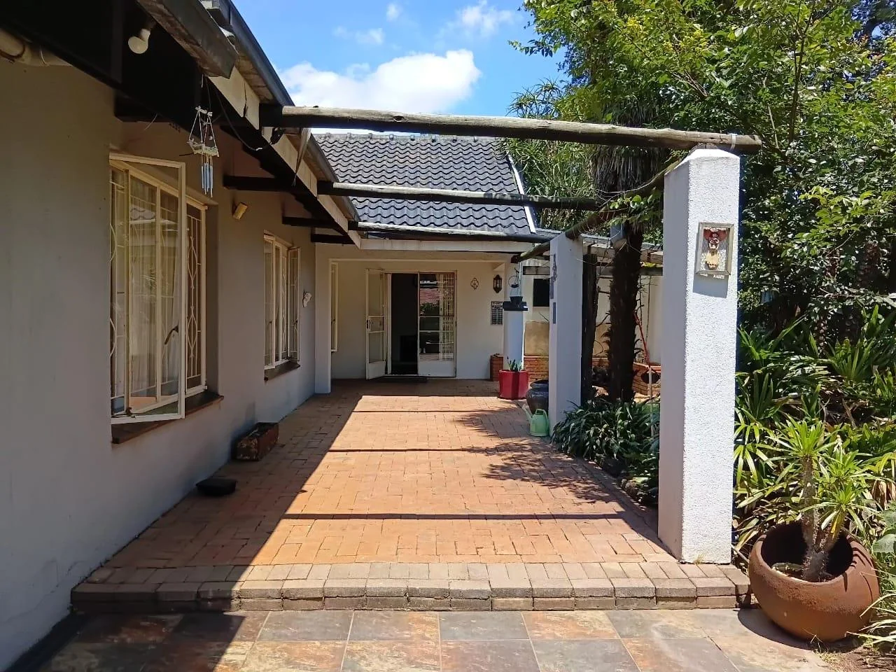 Stunning Family Home in Prime Springs – Comfort, Security & Tranquility