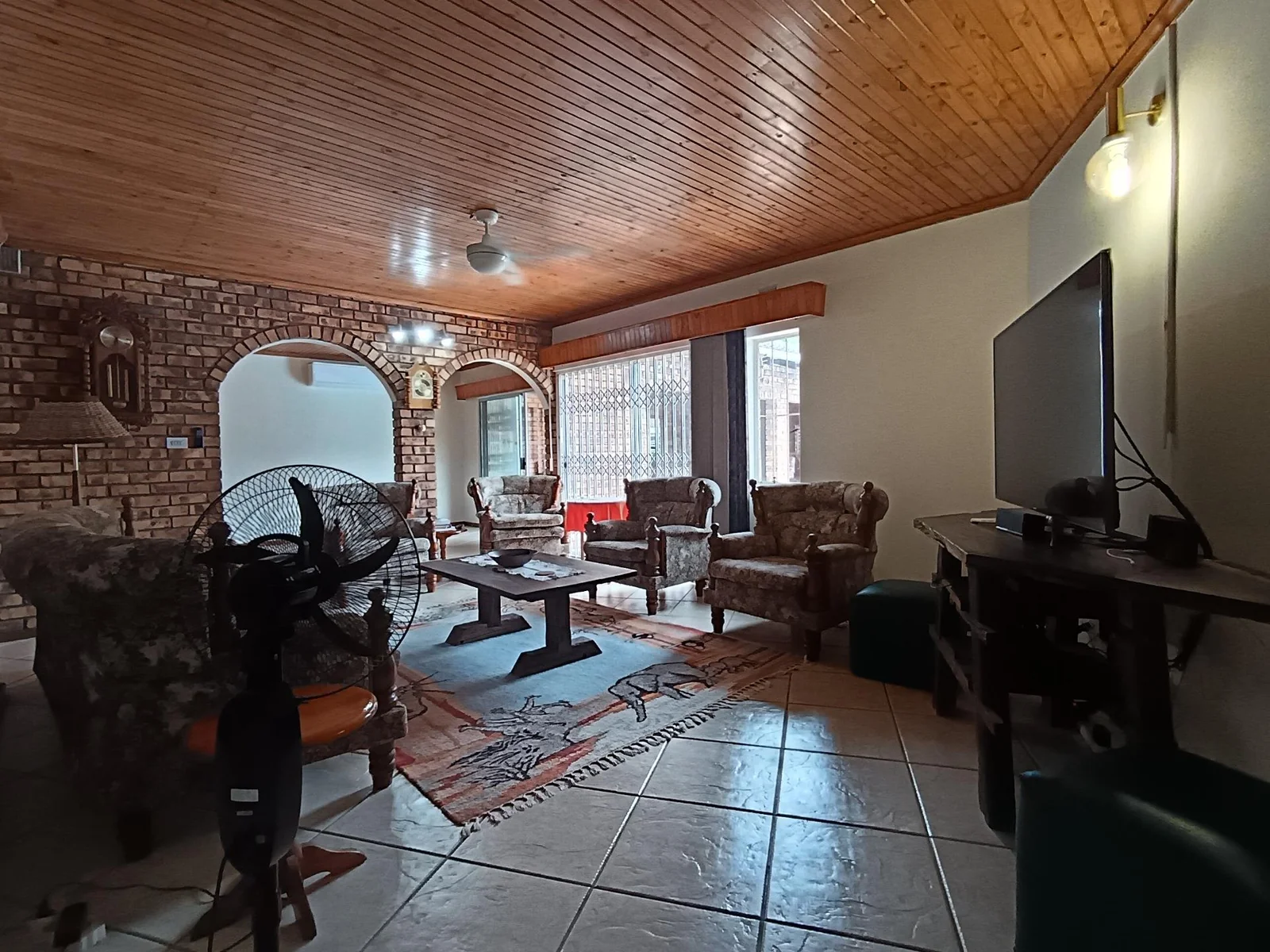 Immaculate - One-Owner Home in the prestigious Meer en See.