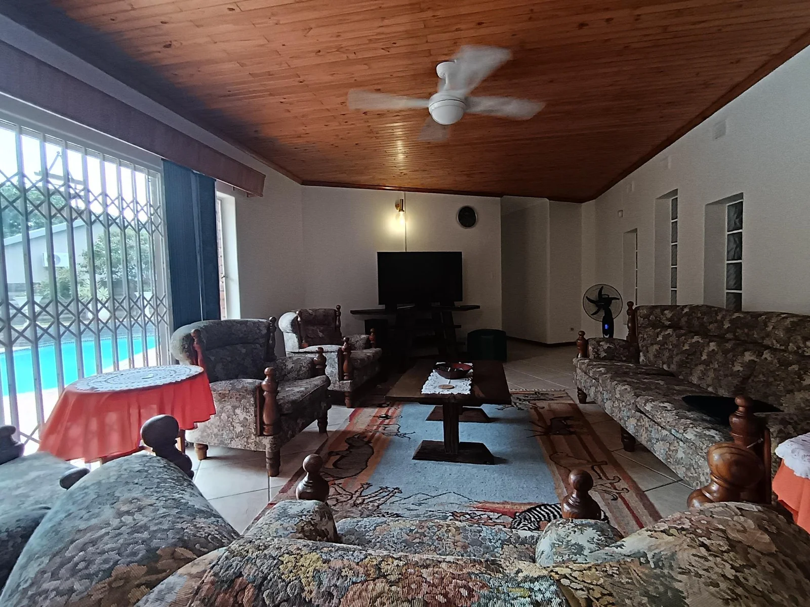 Immaculate - One-Owner Home in the prestigious Meer en See.