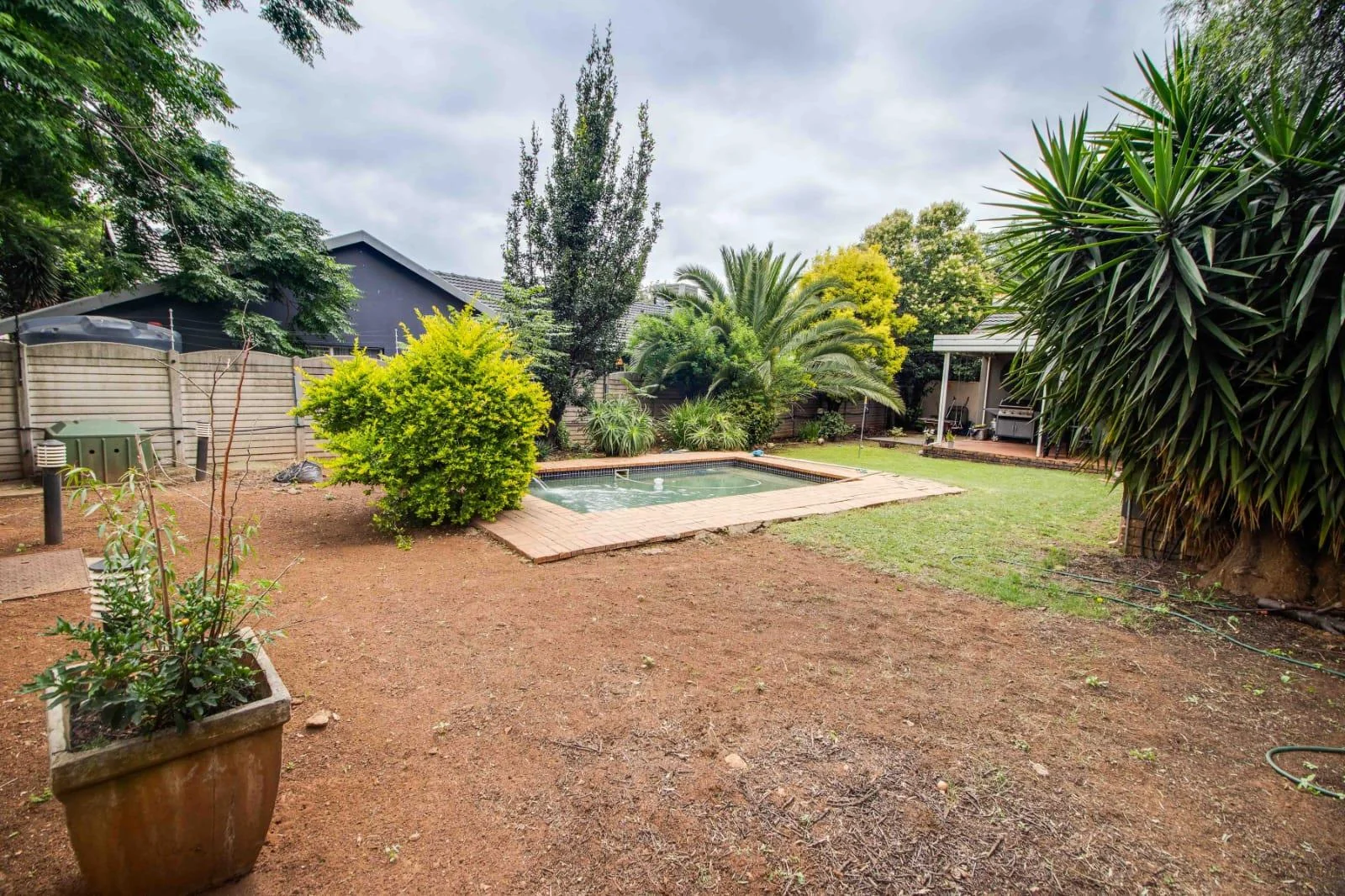 Spacious Family Home in Secure Boomed-Off Area – Bardene