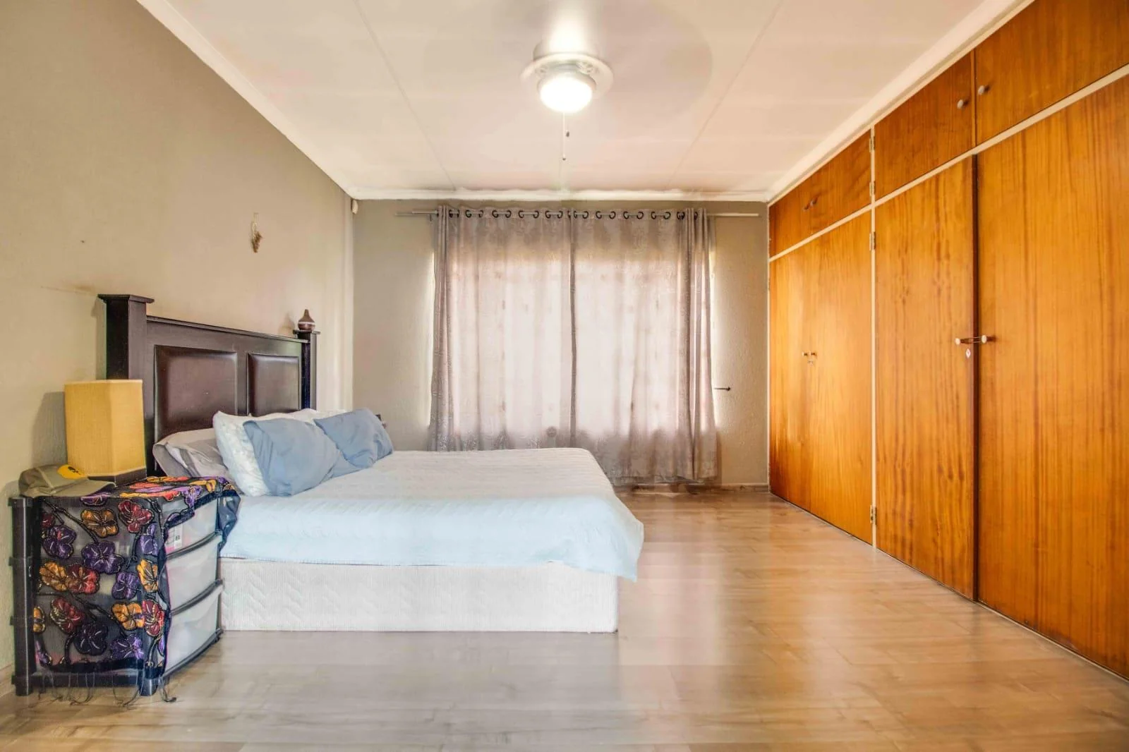 Spacious Family Home in Secure Boomed-Off Area – Bardene