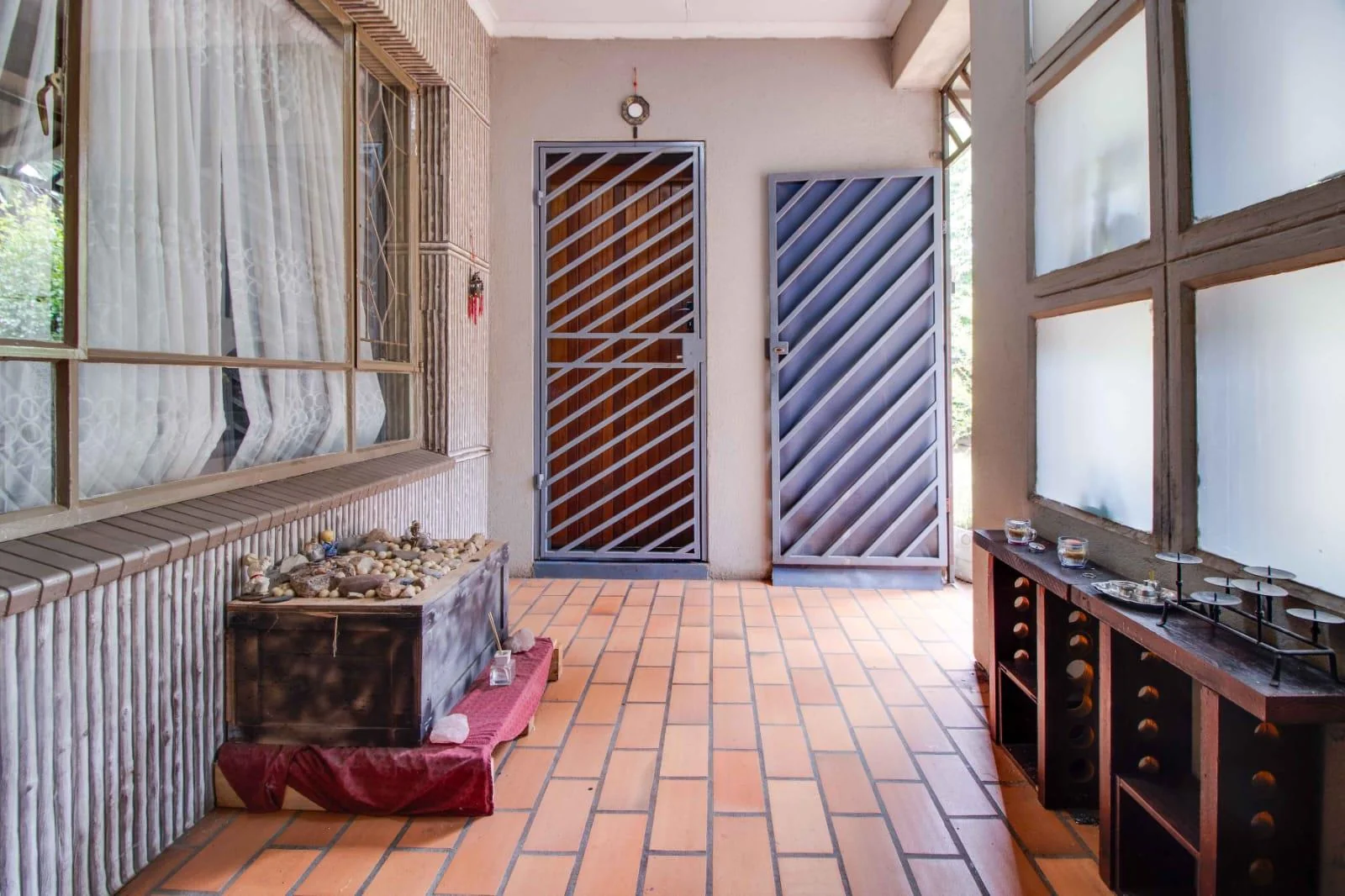 Spacious Family Home in Secure Boomed-Off Area – Bardene