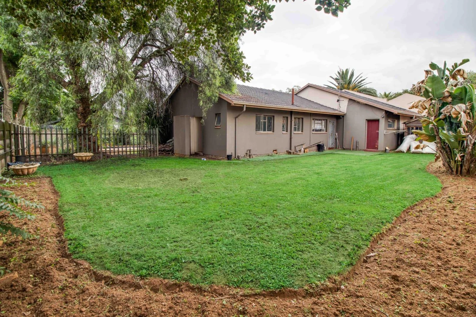 Spacious Family Home in Secure Boomed-Off Area – Bardene