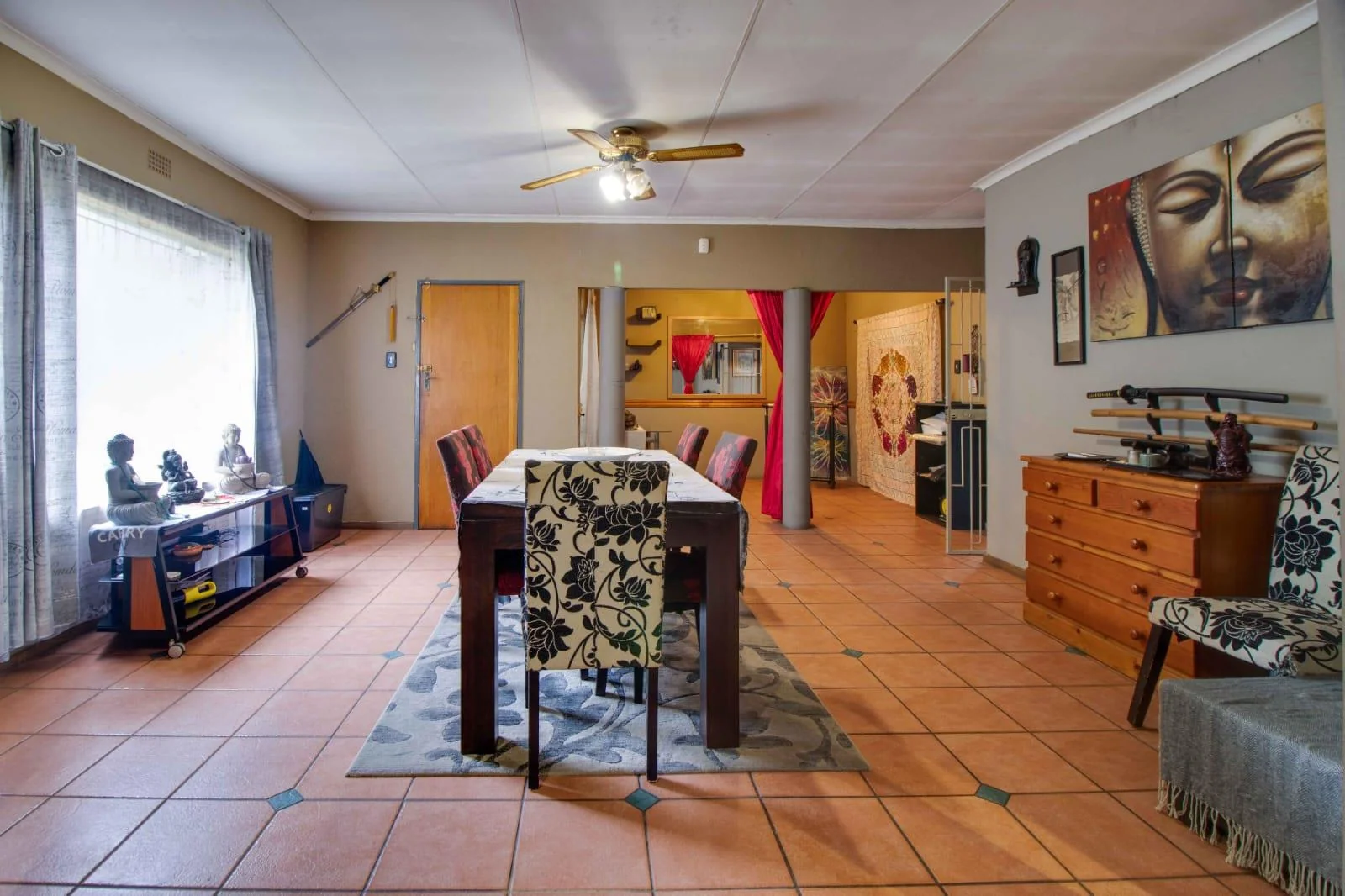 Spacious Family Home in Secure Boomed-Off Area – Bardene