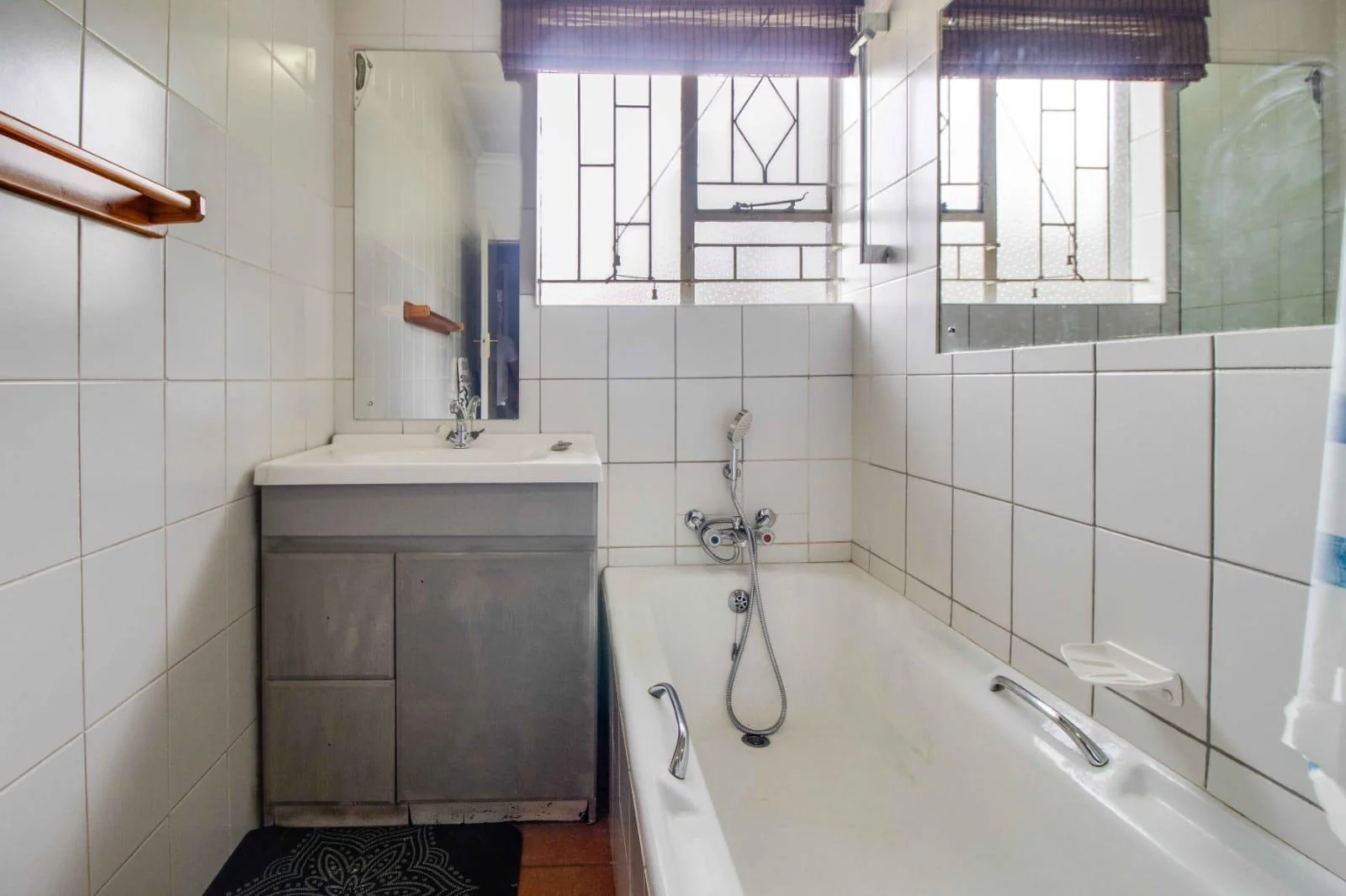 Spacious Family Home in Secure Boomed-Off Area – Bardene