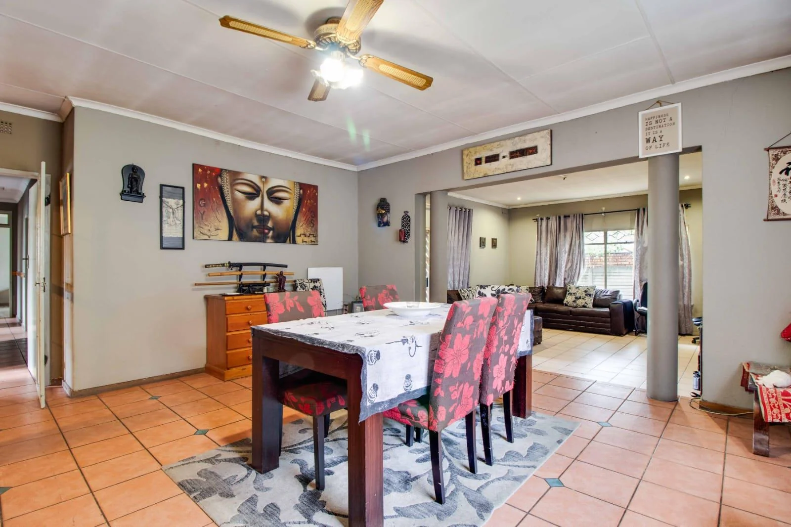 Spacious Family Home in Secure Boomed-Off Area – Bardene