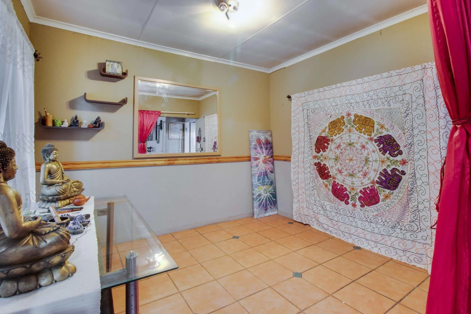 Spacious Family Home in Secure Boomed-Off Area – Bardene