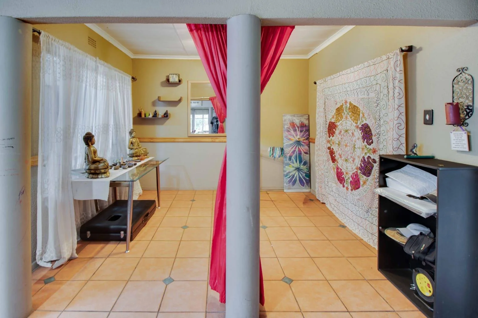 Spacious Family Home in Secure Boomed-Off Area – Bardene