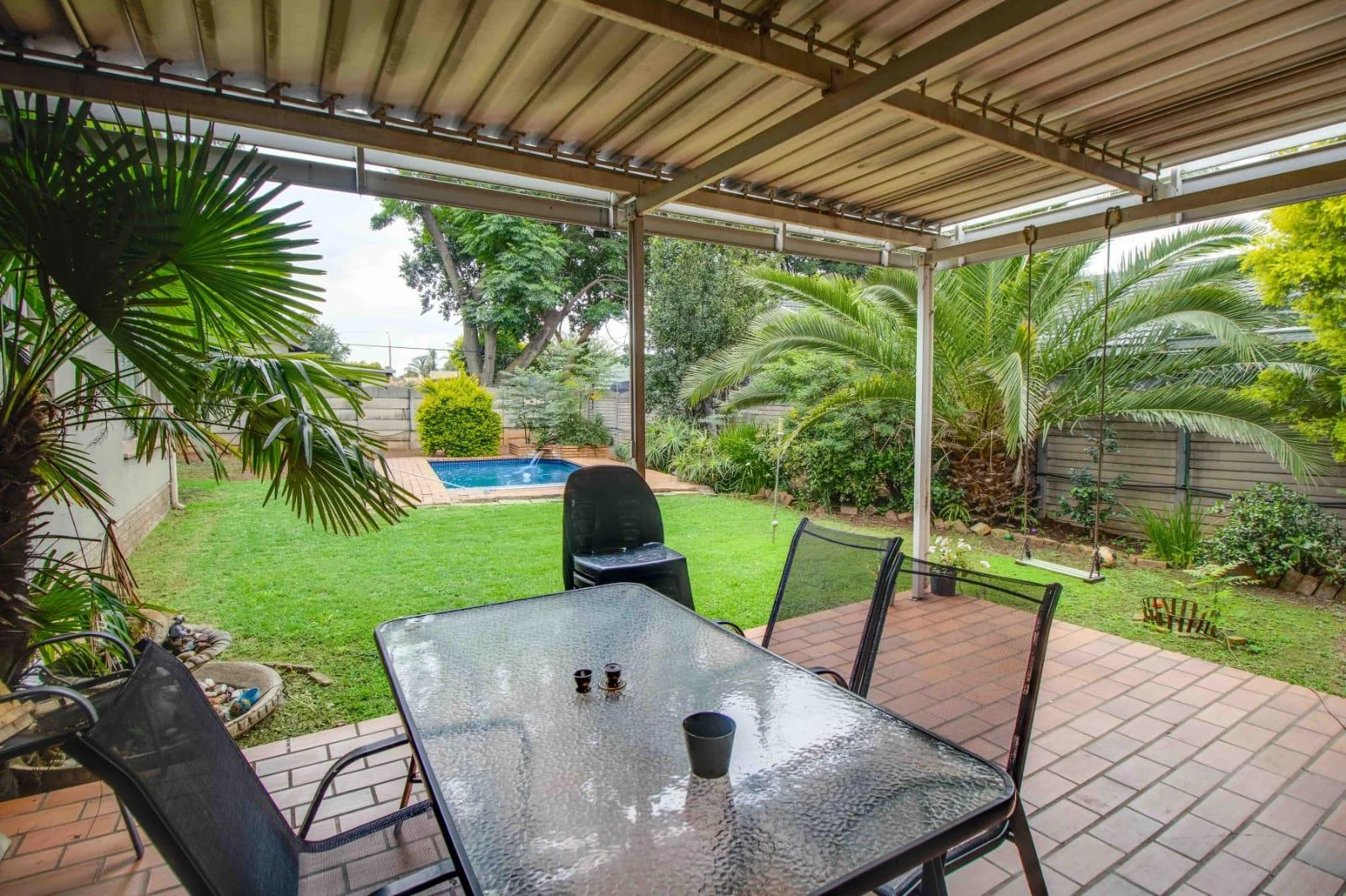 Spacious Family Home in Secure Boomed-Off Area – Bardene