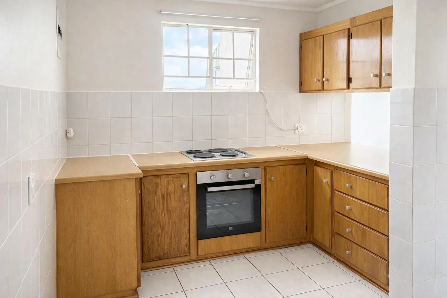 Spacious 1 Bed,1 Bath Apartment for Sale in Radiokop.