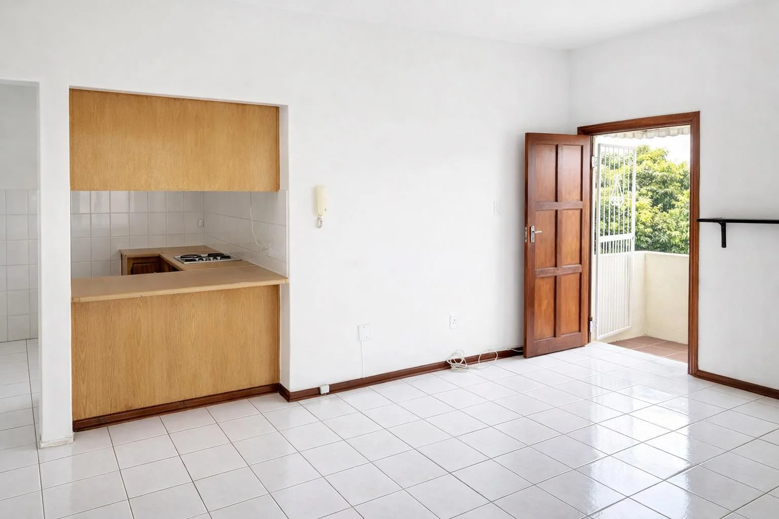 Spacious 1 Bed,1 Bath Apartment for Sale in Radiokop.