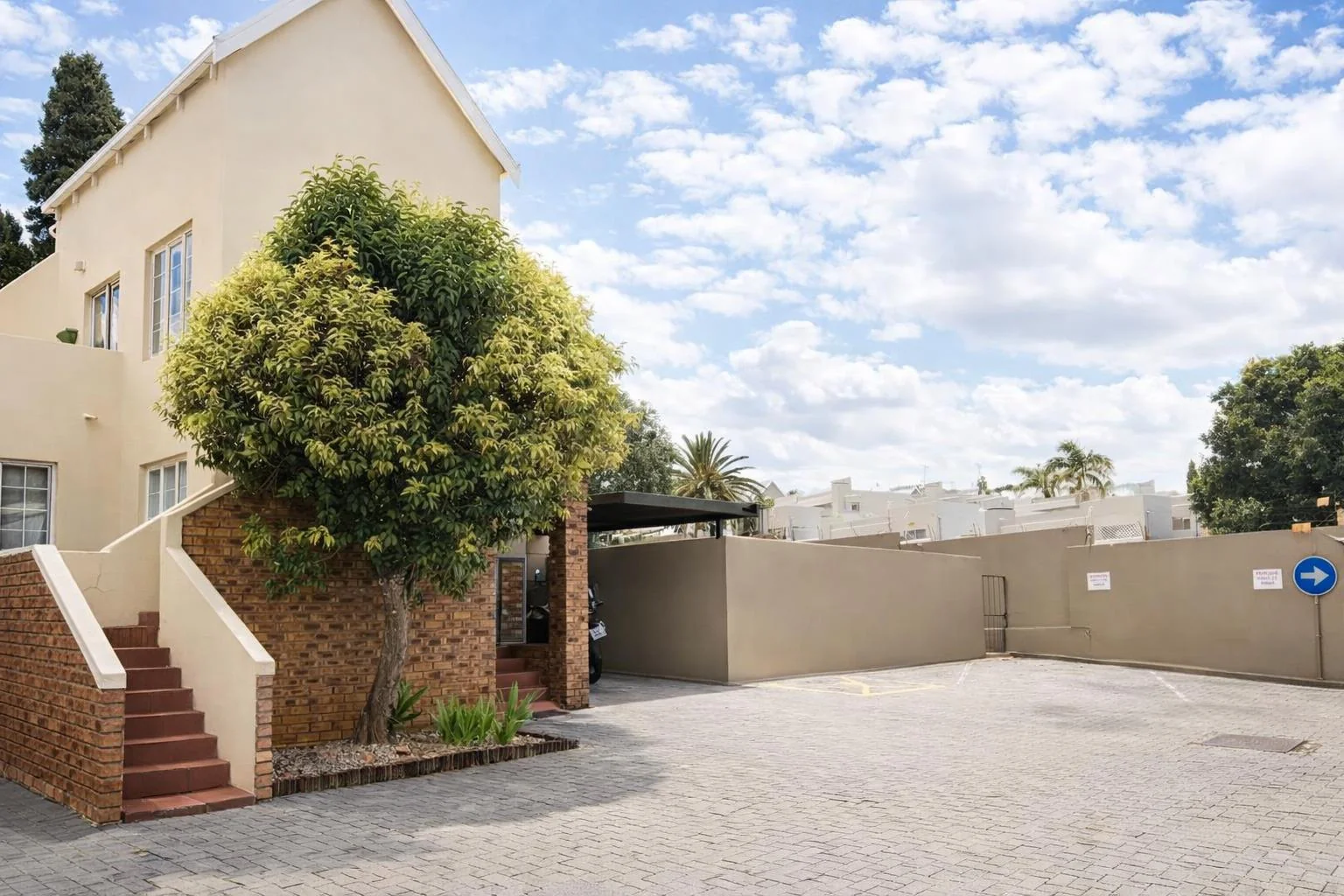 Spacious 1 Bed,1 Bath Apartment for Sale in Radiokop.