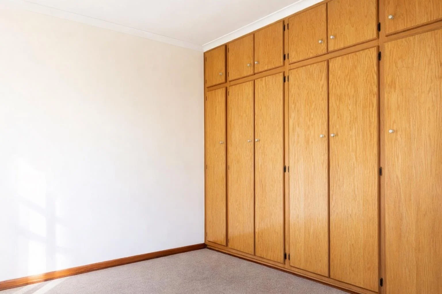 Spacious 1 Bed,1 Bath Apartment for Sale in Radiokop.