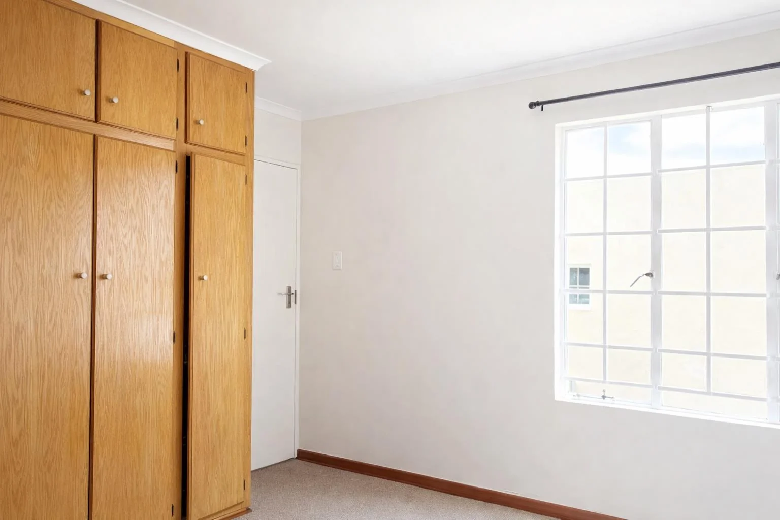 Spacious 1 Bed,1 Bath Apartment for Sale in Radiokop.