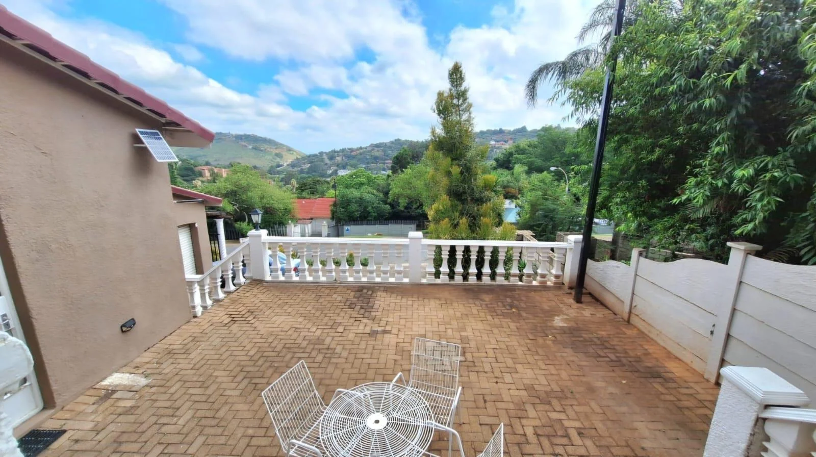 <br/>Fantastic Location, View and Family Living<br/><br/>