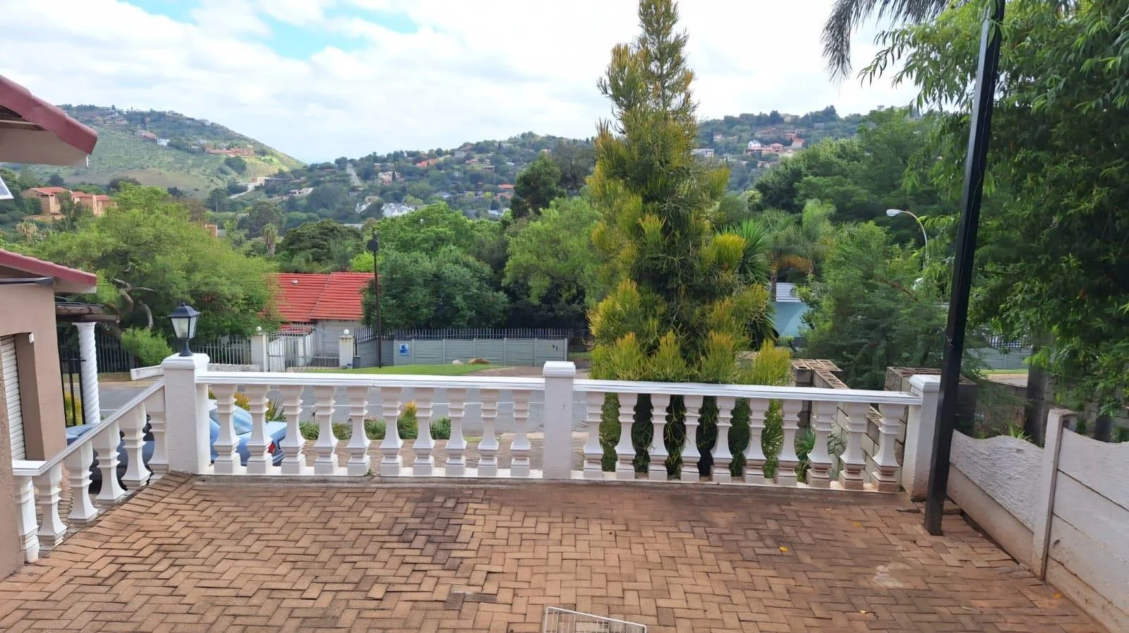 <br/>Fantastic Location, View and Family Living<br/><br/>