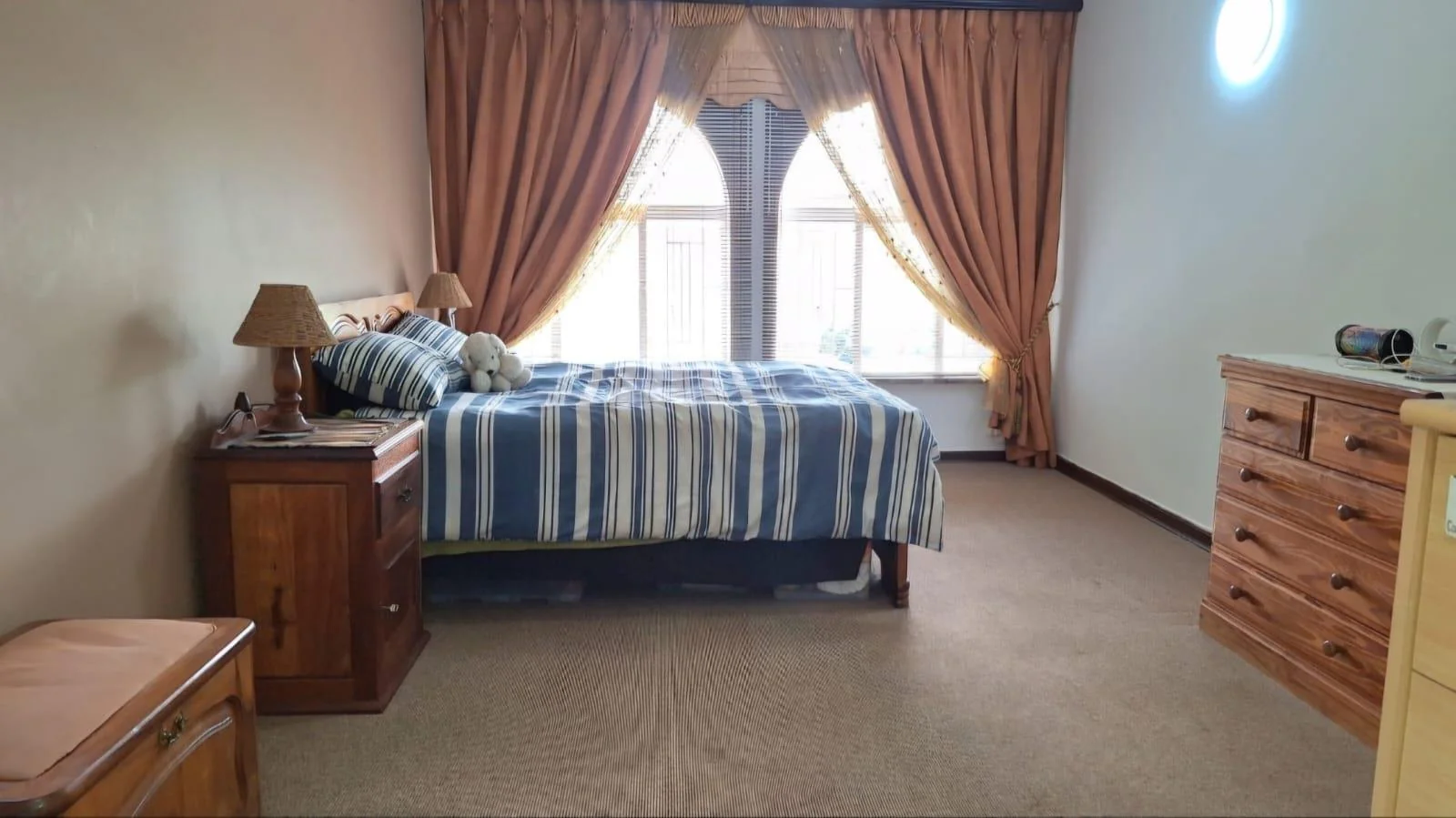 <br/>Fantastic Location, View and Family Living<br/><br/>