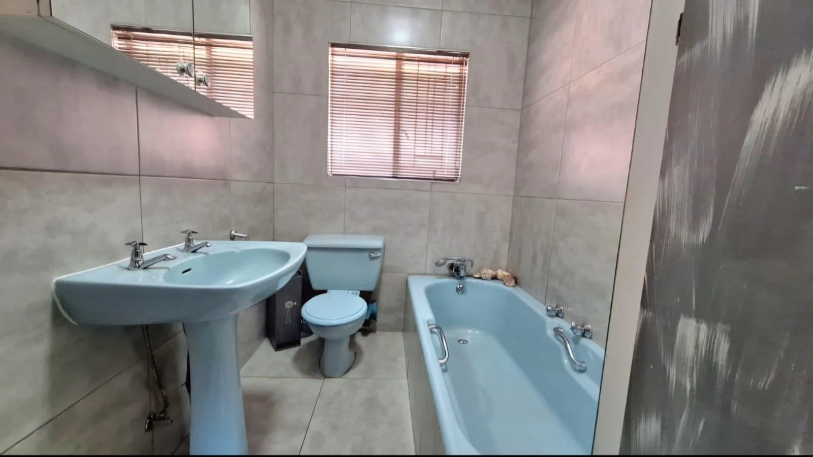 <br/>Fantastic Location, View and Family Living<br/><br/>