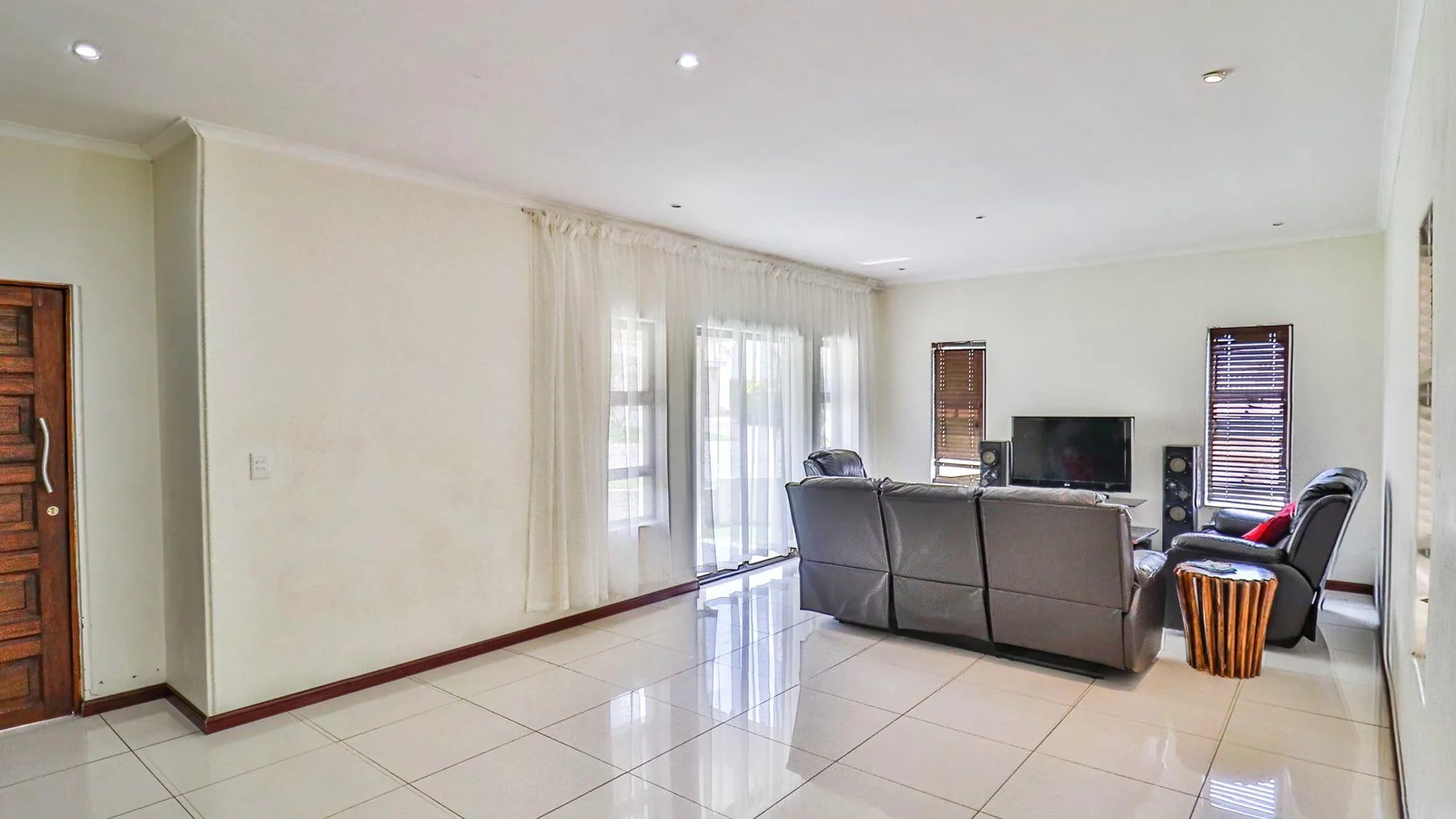 Secure Family Living in Summerfields Estate, Kosmosdal