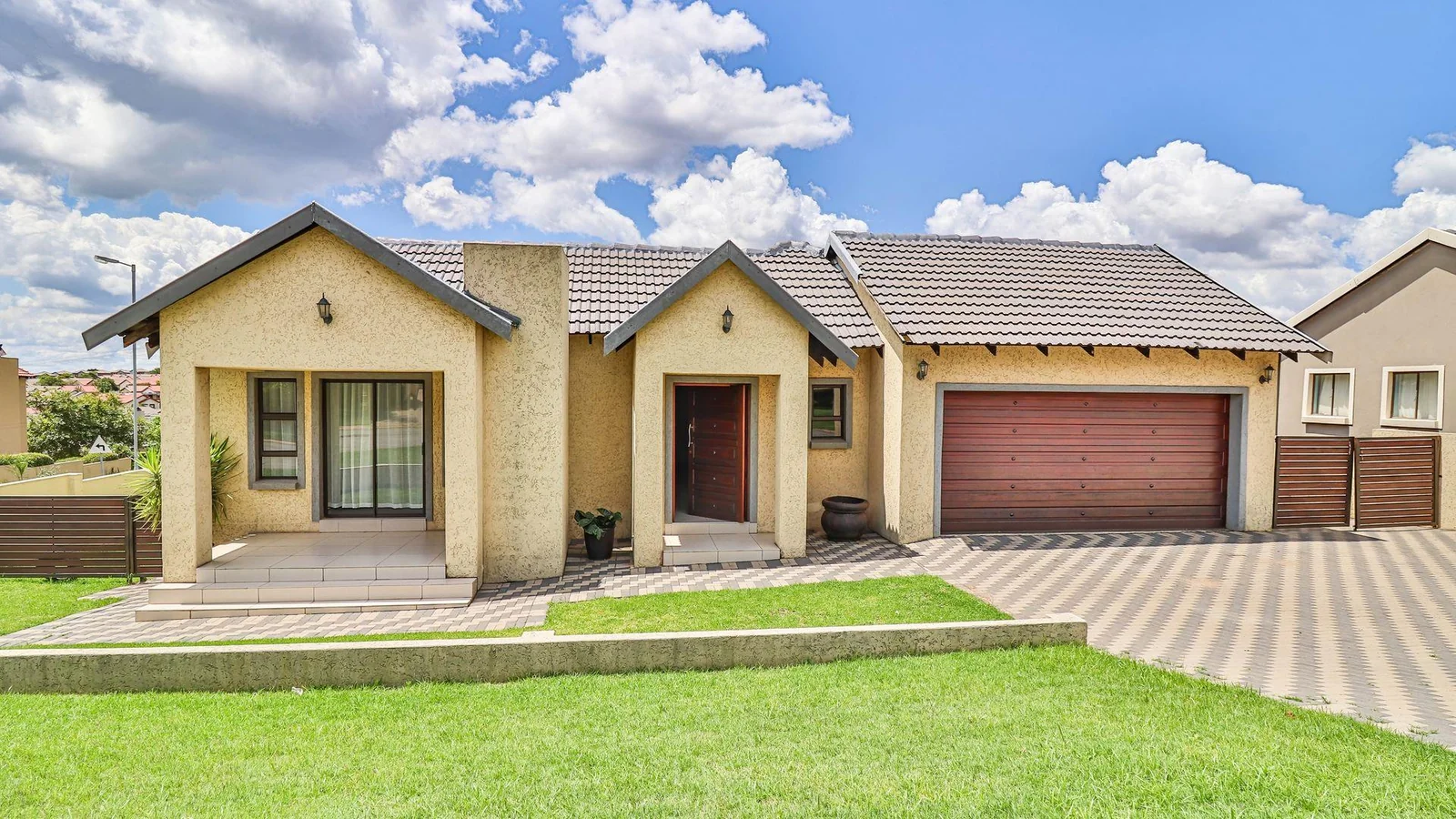 Secure Family Living in Summerfields Estate, Kosmosdal