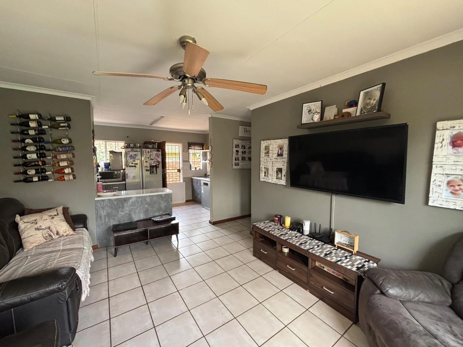 SIMPLEX IN A NEAT COMPLEX ..... A MUST SEE!!