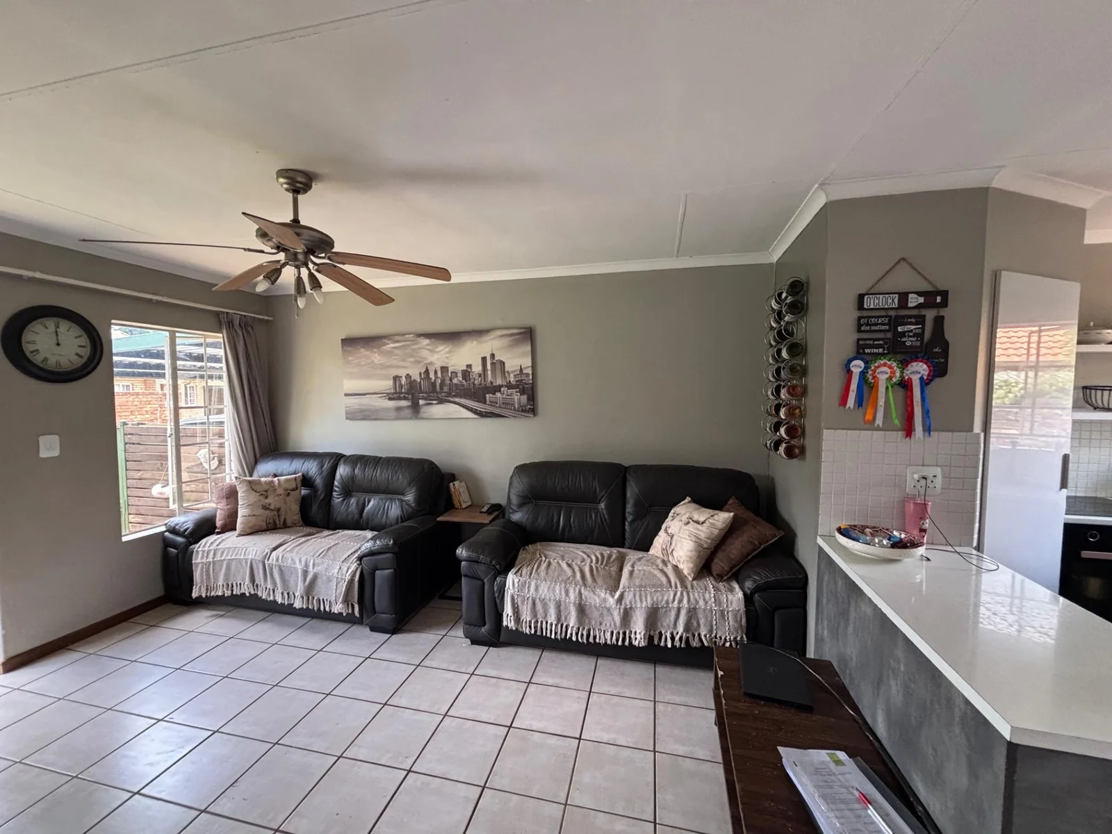 SIMPLEX IN A NEAT COMPLEX ..... A MUST SEE!!