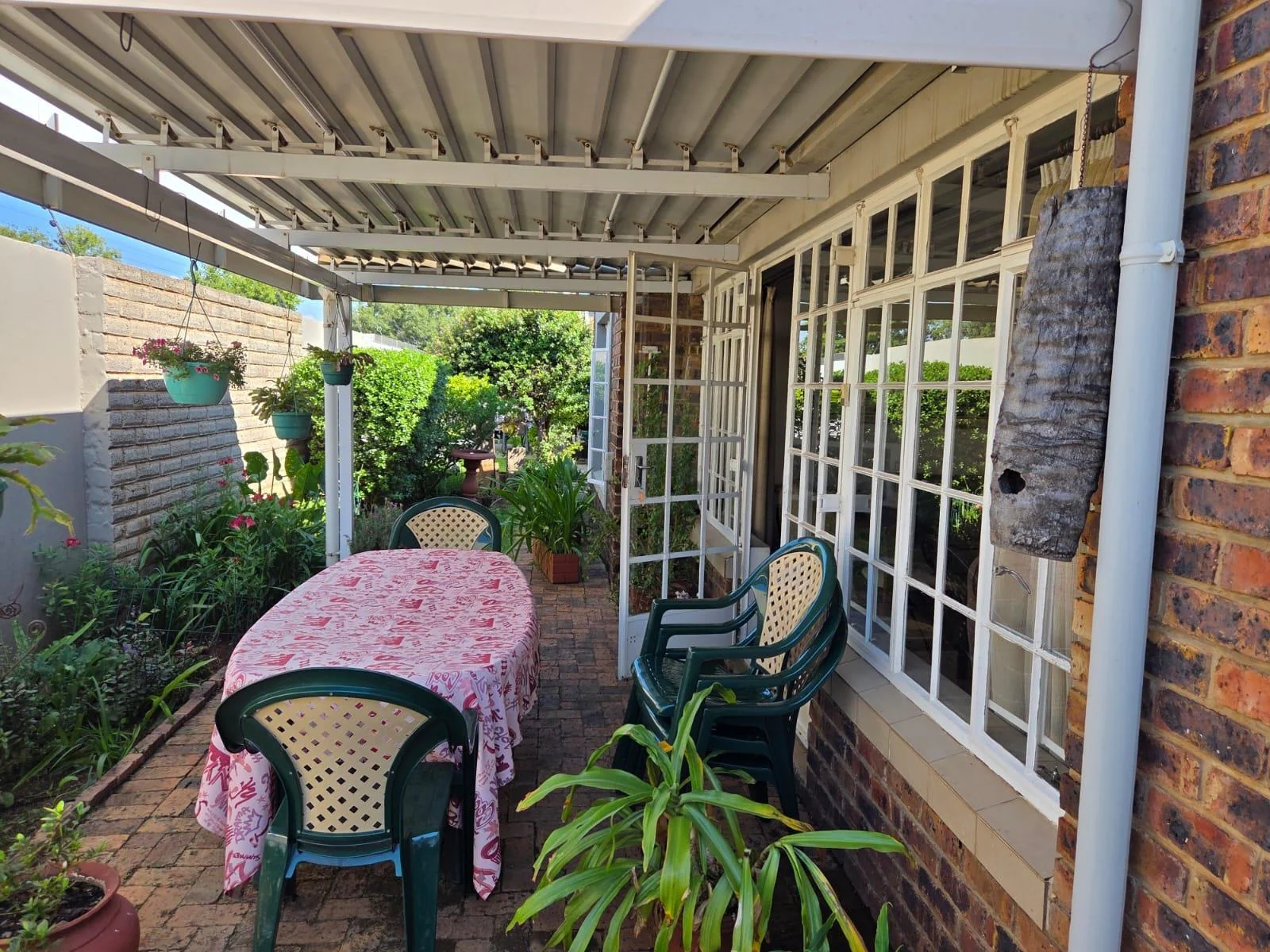 Well Maintained Two Bedroom Property in Three Rivers Retirement village.