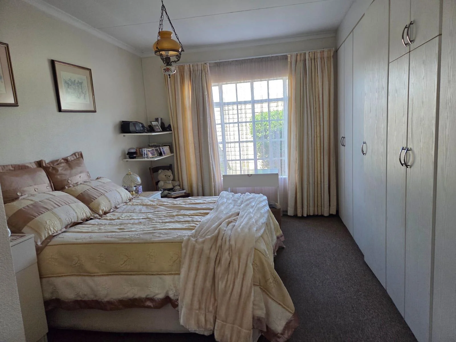 Well Maintained Two Bedroom Property in Three Rivers Retirement village.