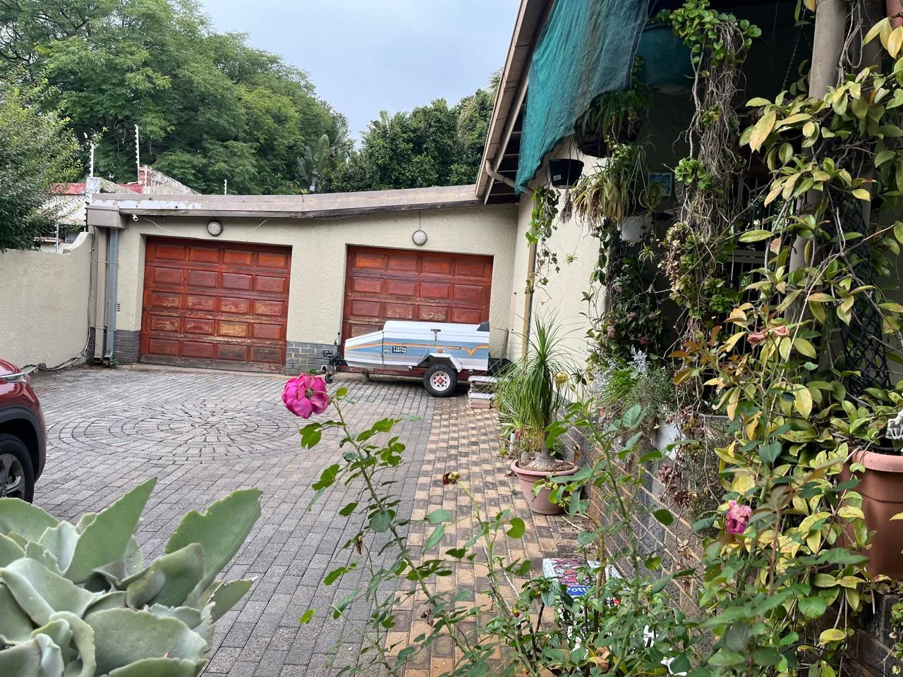 4 Bedroom House on the border of Glenhazel