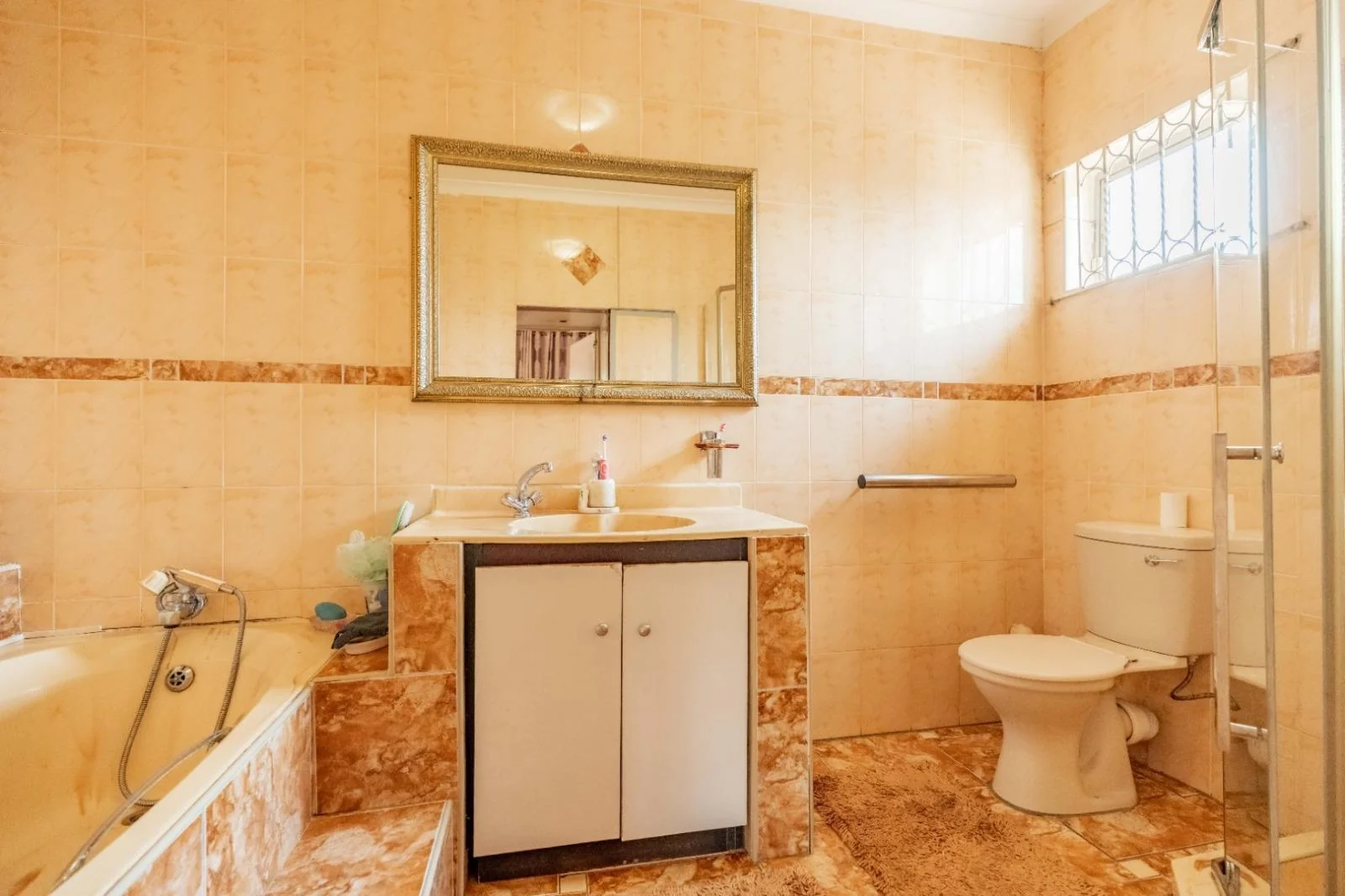 FAMILY & INVESTMENT HOME