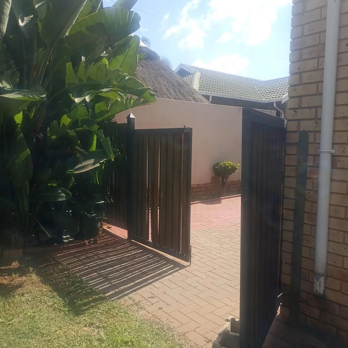 BEAUTIFUL FAMILY HOME 4 SALE IN MONTANA PARK!!!!