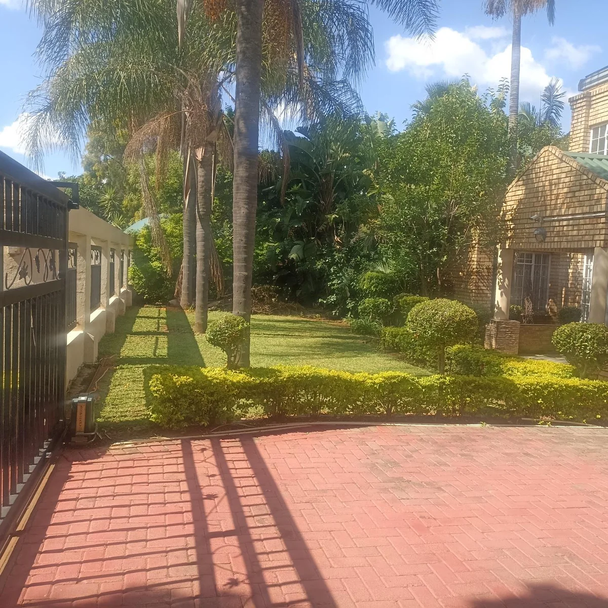 BEAUTIFUL FAMILY HOME 4 SALE IN MONTANA PARK!!!!