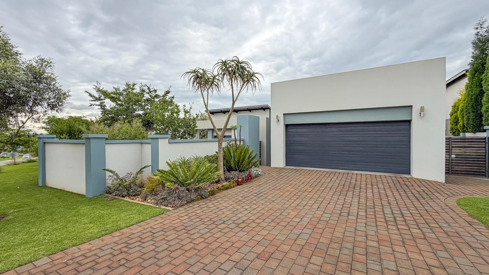 Exclusive Sole Mandate | Single-Level Family Home That Feels Like Home Instantly