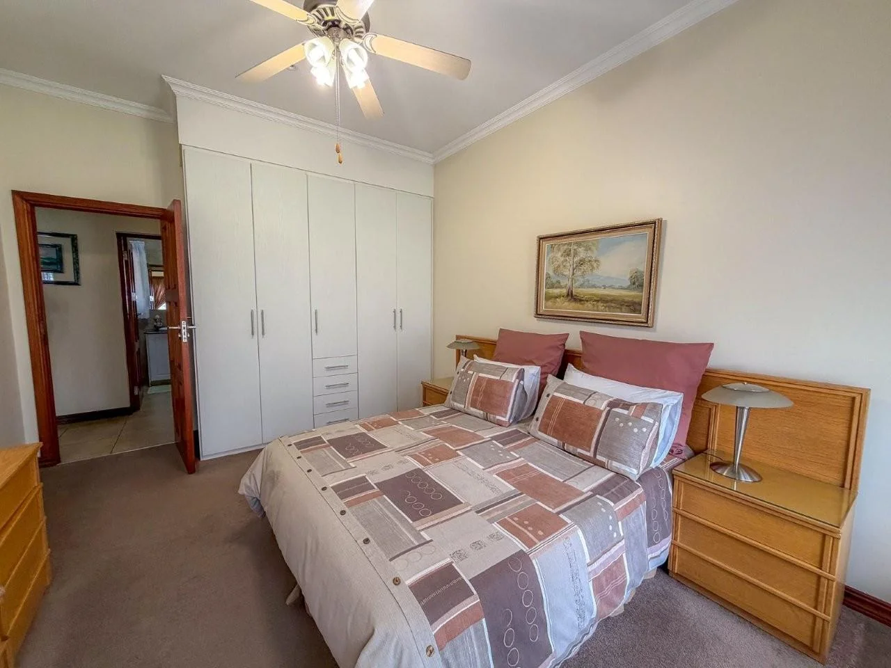 MIDFIELD 4 BEDROOM SINGLE LEVEL.