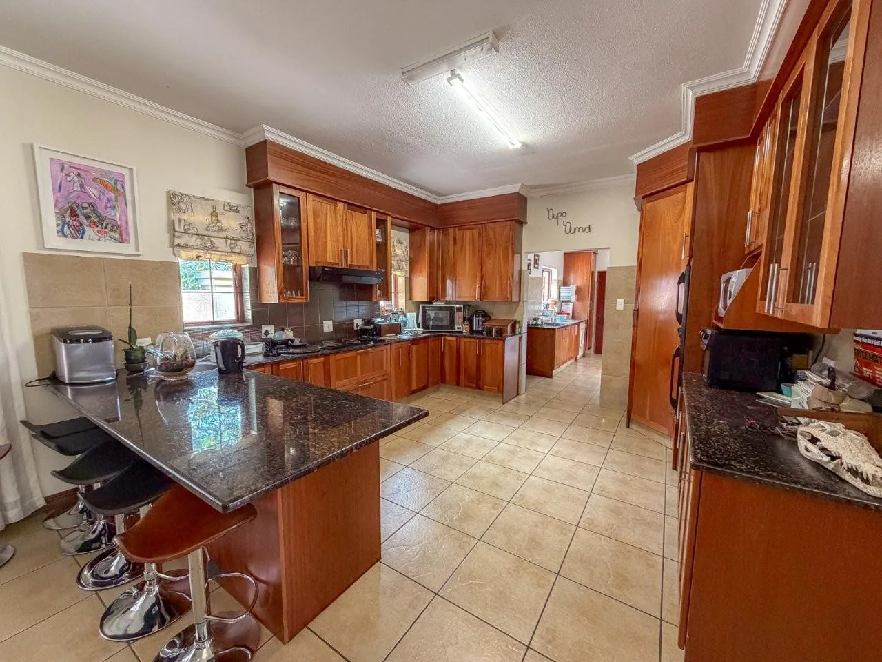 MIDFIELD 4 BEDROOM SINGLE LEVEL.