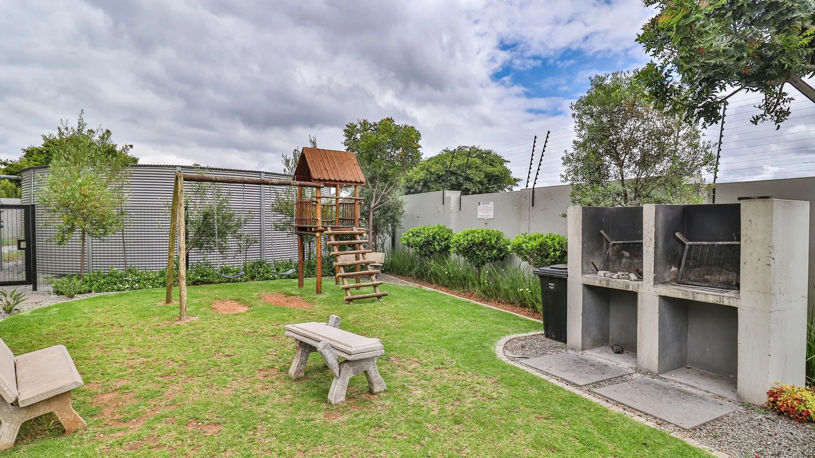 Stylish & Modern 2-Bed, 2-Bath Ground Floor Apartment – Prime Carlswald / Midrand Location