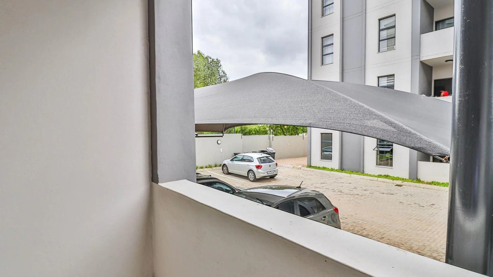 Stylish & Modern 2-Bed, 2-Bath Ground Floor Apartment – Prime Carlswald / Midrand Location