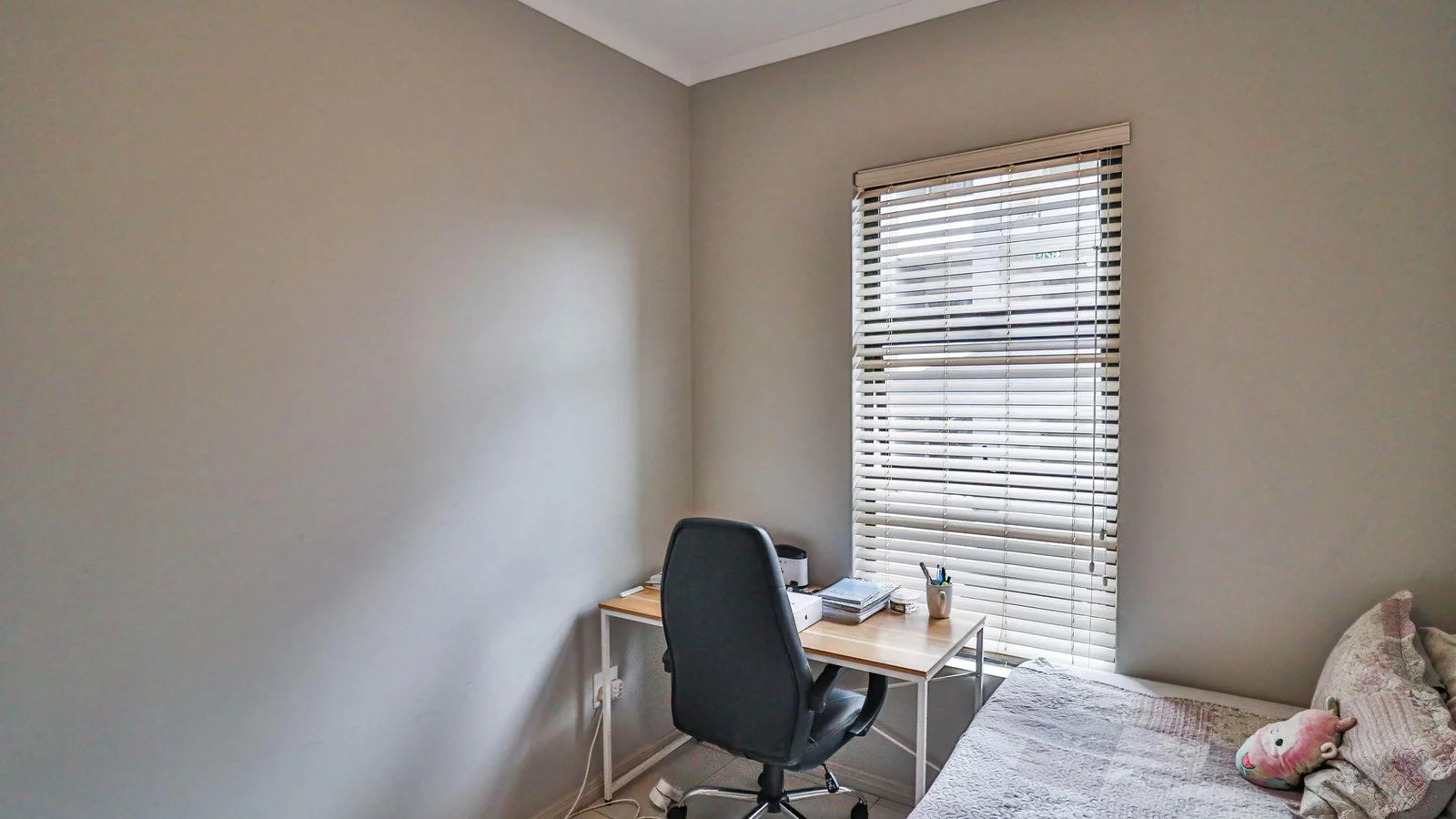 Stylish & Modern 2-Bed, 2-Bath Ground Floor Apartment – Prime Carlswald / Midrand Location