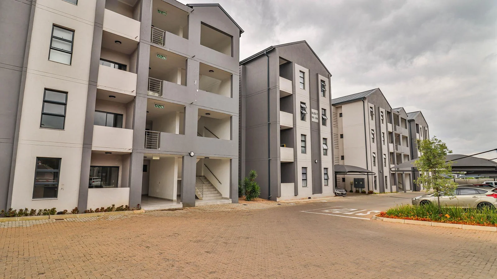 Stylish & Modern 2-Bed, 2-Bath Ground Floor Apartment – Prime Carlswald / Midrand Location