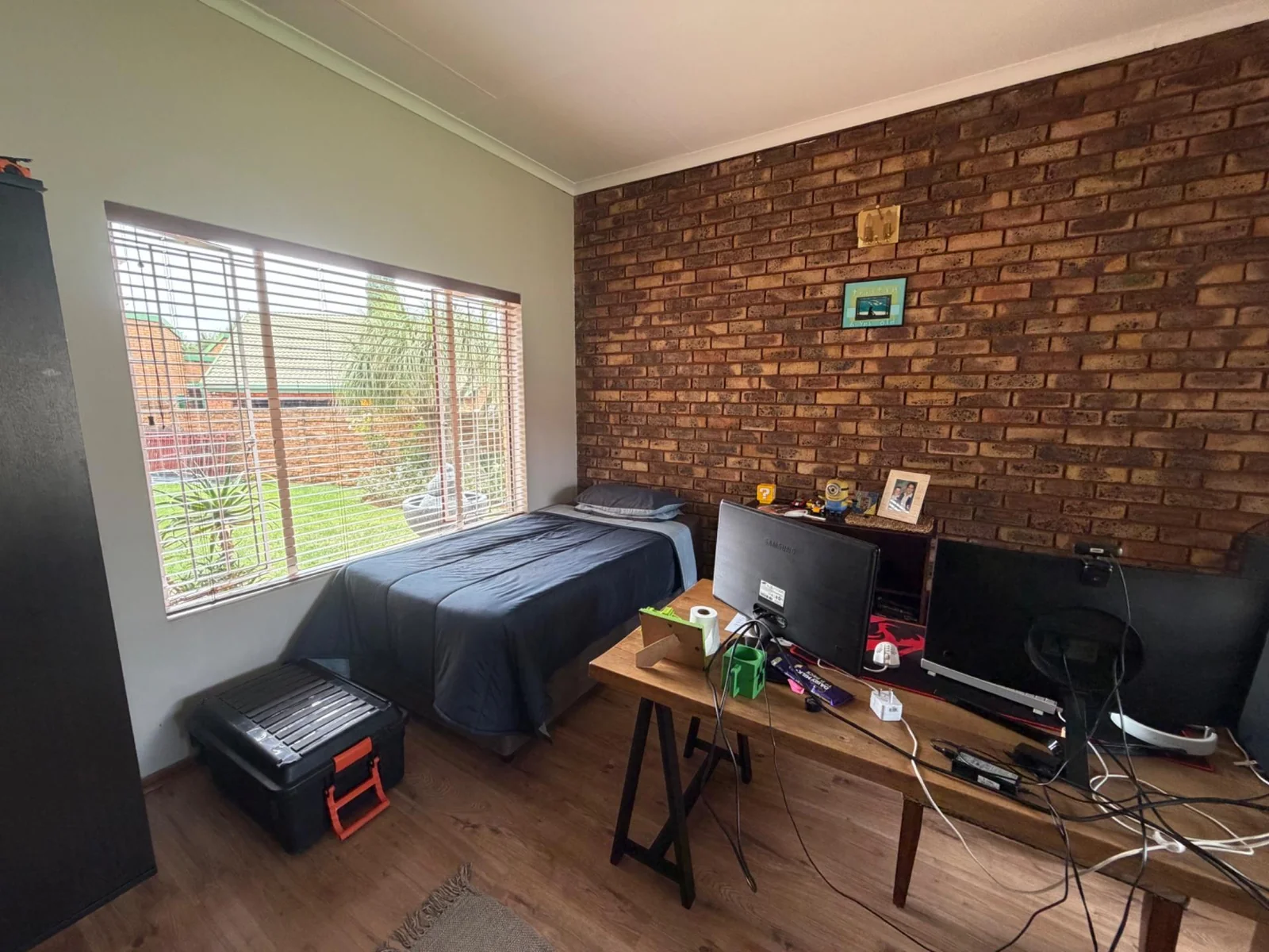 A DREAM COME TRUE ..... INSIDE A BOOMED OFF AREA